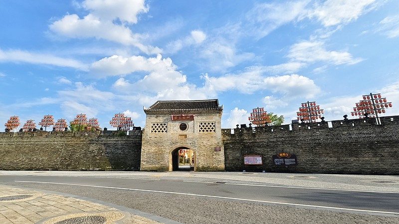 定南客家古城迎阳门，青砖城墙